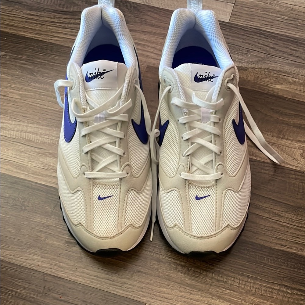 Nike Men's White and Blue Sneakers